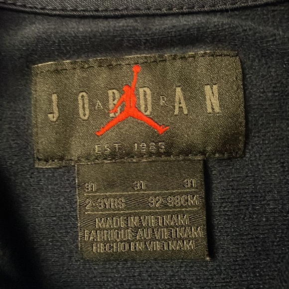 Jordan zip up sweater size 3T - Picture 4 of 5